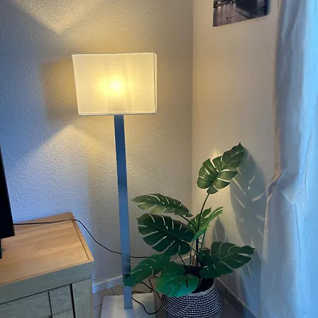 Apartment Klamar Monteur Wohnzimmer Esszimmer 1 Schlafzimmer Kueche Diele Bad In Erftstadt Niederberg *