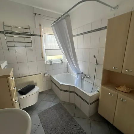 Klamar Monteur Wohnzimmer Esszimmer 1 Schlafzimmer Kueche Diele Bad In Erftstadt Niederberg *